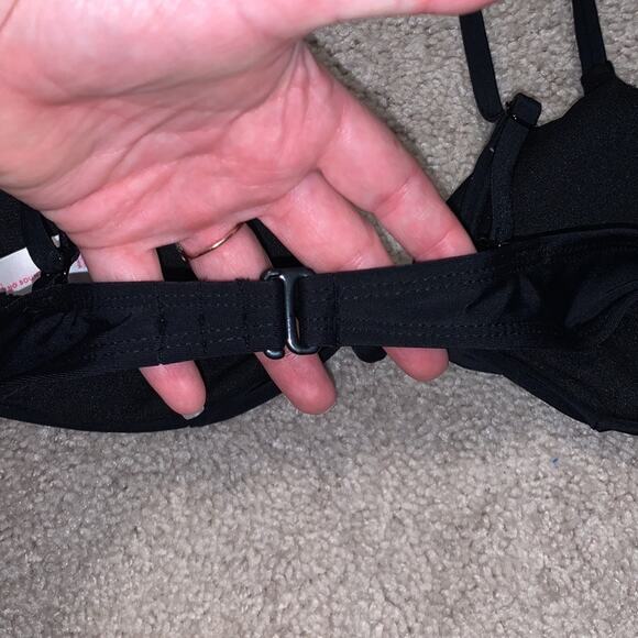 No Boundaries Black Knot Front Triangle Bikini Top Sz M - NWT - Picture 4 of 7